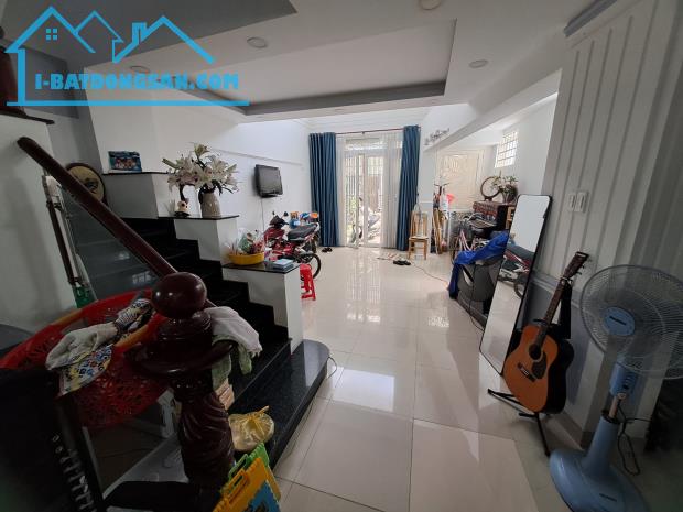 Bình Thạnh, hẻm xe hơi, nội thất đẹp, vào ở ngay, chỉ 9 tỷ 700
