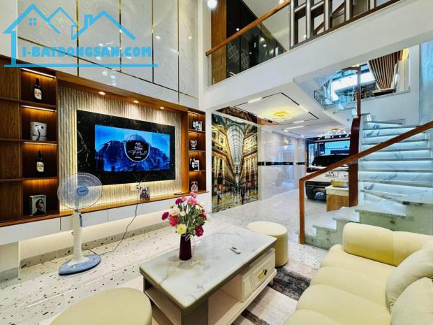 Chính chủ gửi bán nhanh nhà Nguyễn Gia Trí, Bình Thanhh. Giá 3tỷ550, hẻm xe hơi, DT 60m2 - 1