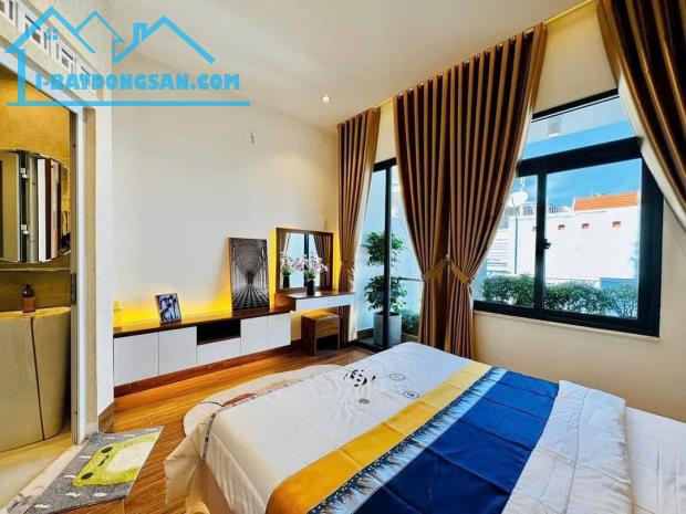 Chính chủ gửi bán nhanh nhà Nguyễn Gia Trí, Bình Thanhh. Giá 3tỷ550, hẻm xe hơi, DT 60m2 - 2