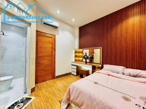 Chính chủ gửi bán nhanh nhà Nguyễn Gia Trí, Bình Thanhh. Giá 3tỷ550, hẻm xe hơi, DT 60m2 - 3