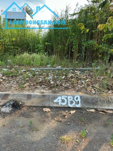 CHỦ GỬi : Giá êm 1 tỷ 700 triệu (Nền ko vướn đẹp).  BÁN NỀN ĐƯỜNG B9 KHU DÂN CƯ TÂN PHÚ.