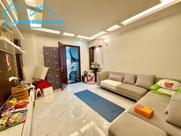 Bán Nhà Cổ Linh, Phường Thạch Bàn, Long Biên 33m2, 5T giá 5,15 tỷ