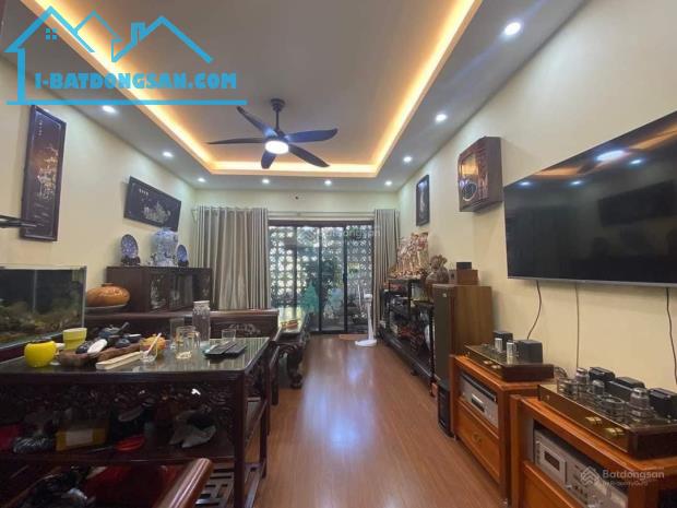 Nhà mới đẹp Khương Đình - sát ô tô - gần bãi đỗ xe - 44m - 5T - 5.5 tỷ