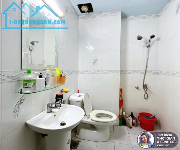 BÁN NHÀ 5 TẦNG 41M2. 3.7MX13M. NHÀ XÂY BÊ TÔNG CỐT THÉP. 4 PHÒNG NGỦ, HẺM TO 3.3M - 7