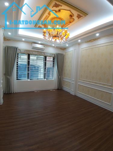 Bán nhà mặt ngõ 109 Quan Nhân, ngõ thông, KD - 4