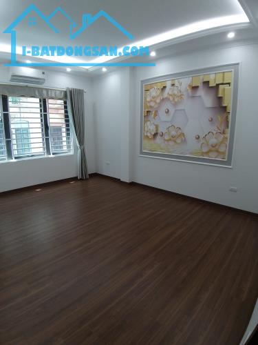 Bán nhà mặt ngõ 109 Quan Nhân, ngõ thông, KD - 3