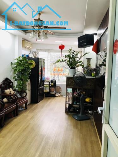 BÁN NHÀ PHỐ 8/3 MẶT NGÕ KD Ô TÔ TRÁNH GIÁ NHỈNH 8 TỶ - 2