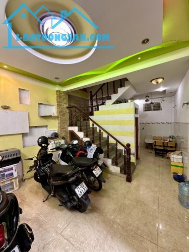 NƠ TRANG LONG - 4 TẦNG - NGANG LỚN 4.2M - DÒNG TIỀN 13.5 TR/THÁNG - CHỈ 5.X TỶ - 3