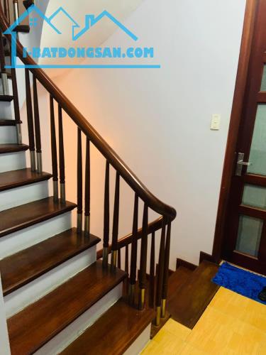 Bán nhà Đội Cấn - Ba Đình 4 Tầng 42m2 Gara ôtô, 2 mặt thoáng, View hồ, Kinh doanh 9,5 Tỷ