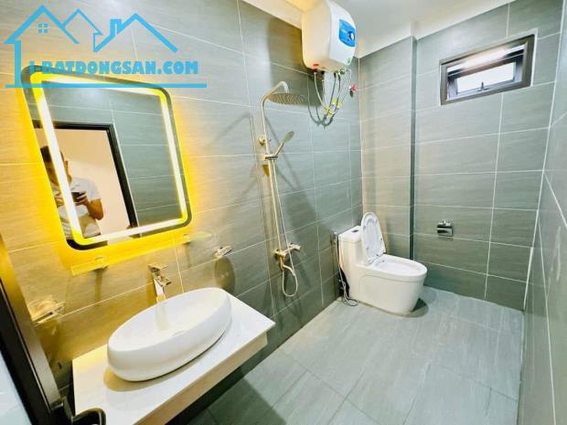 5 Tầng ! Cơ hội hiếm có, Cách Đường 150m, DTSD 160m2, Giá 4.050 Tỷ Tam Trinh! - 2