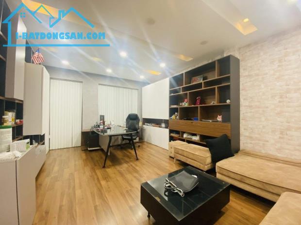 215m2 Mặt tiền An Dương Vương Nối Dài, ngang 8m, 5 tầng,giảm 2 tỷ.