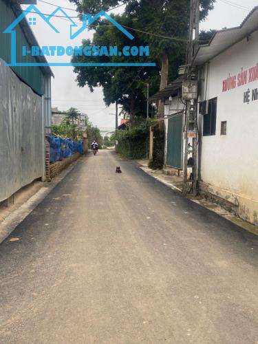 BÁN ĐẤT PHÚ CÁT - SÁT NHÀ MÁY IN TIỀN - Ô TÔ CHẠY - 161M 5M MẶT TIỀN GIÁ 2.9 TỶ