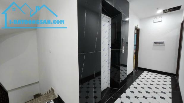 Bán Toà CHDV Chùa Láng-60m2x8 Tầng,13 Phòng Khép Kín! Giá 12 Tỷ ! FULL ĐỒ