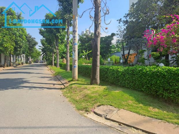 NHỈNH 6 TỶ - LÔ ĐẤT MẶT TIỀN HẺM 10M - KHU VIP BIỆT THỰ VƯỜN LÀI QUẬN 12 - 81M2, NGANG - 2