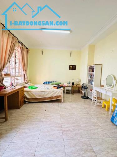 Bán nhà ngõ 9 Trần Quốc Hoàn. Cầu Giấy DT 45m x 5T . MT5.6m. - 2