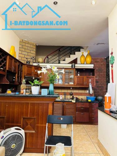 Bán nhà ngõ 9 Trần Quốc Hoàn. Cầu Giấy DT 45m x 5T . MT5.6m. - 1