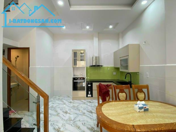 NHÀ HẺM XE TẢI GẦN EMART, DT 43m² (5 x 8.5) 15m RA ĐƯỜNG CHÍNH