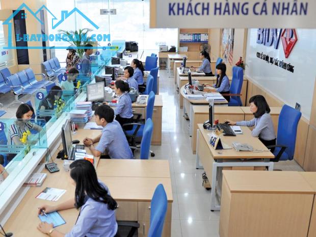 Cho thuê 2 tầng tòa Văn phòng phố Trường Lâm, cạnh BV Đức Giang. Giá 15 triệu /220m sàn