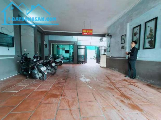 Bán nhà mặt phố Hoàng Ngân, Thanh Xuân 235m2, 5 tầng, kinh doanh đỉnh, chỉ 45 tỷ. 09718136 - 1