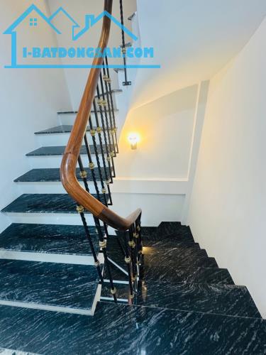 CHÍNH CHỦ CẦN BÁN. NHÀ CỔ ĐIỂN A. TỨ HIỆP_ THANH TRÌ      40M2 5TANG 4,1TI - 3