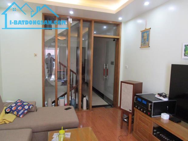 Bán nhà mặt ngõ Phú Thượng, Lô góc 3 thoáng, ô tô tránh 91m2 3 tầng MT 5.5m 13,5 tỷ