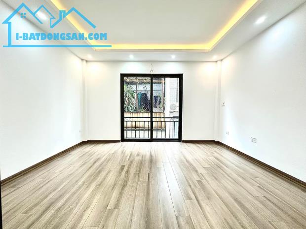 Chính chủ bán nhà Vân Canh 32M 5 Tầng, 4 phòng, chỉ 30m ô tô đỗ giá 4 tỷ - 5