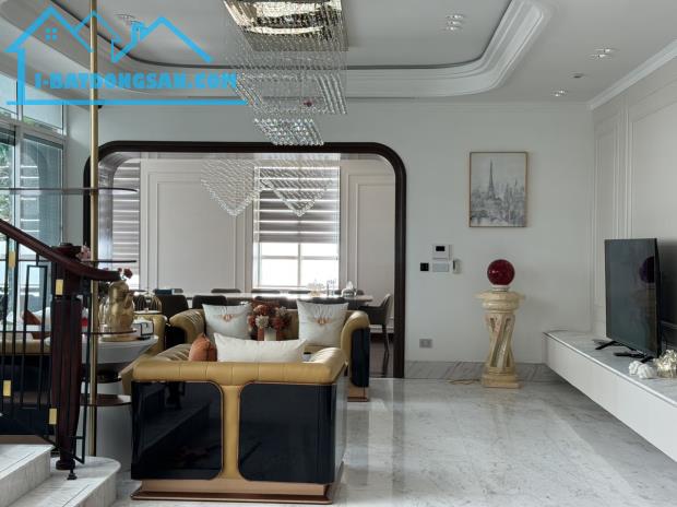 PenThouse Sunrise City, 800m2, 6pn, 5wc, nội thất cao cấp mới, Giá : 48 tỷ, LH: 0938498349 - 1