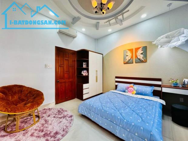Chính chủ kẹt tiền bán gấp nhà Huỳnh Văn Bánh, P.12, Phú Nhuận. Giá 2tỷ470, DT48m2