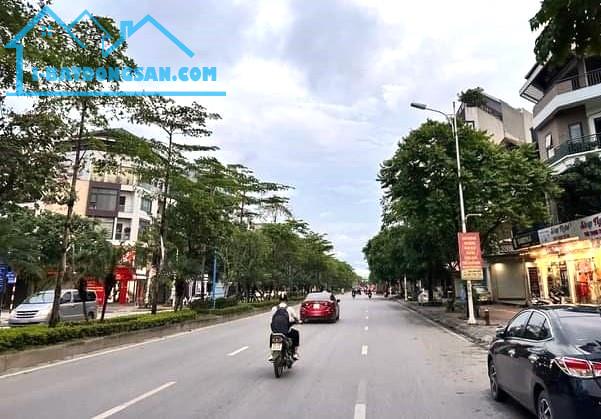 NÓNG BỎNG TAY! Bán 99m2 đất MP Cổ Linh - Long Biên, mặt sau ô tô, chỉ 33 tỷ. - 2