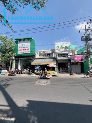 Bán nhà chia tài sản cho con MTKD đường Thoại Ngọc Hầu Tân Phú ngang 5.3 nở hậu 6.2 dài 18