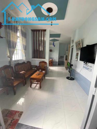 Mua Bán Nhà Riêng 2 MT, Kèm Trọ 135m2, 260Tr/N - Ngang 6m - Đúng 7T TL - 1
