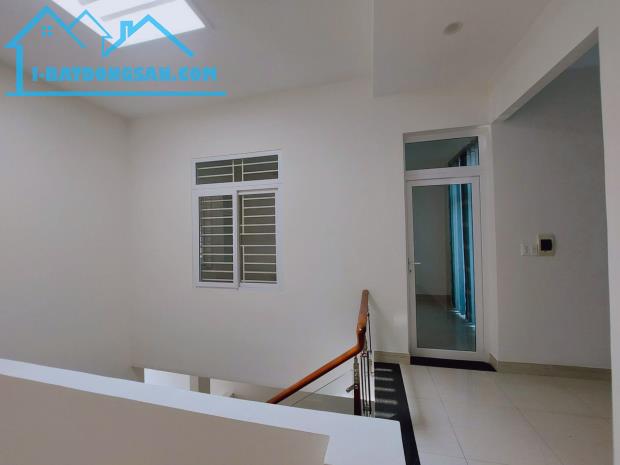 Bán biệt thự mặt tiền Nguyễn Thành Phương, Thống Nhất, Biên Hòa, 152m2, giá 13.5 tỷ - 1