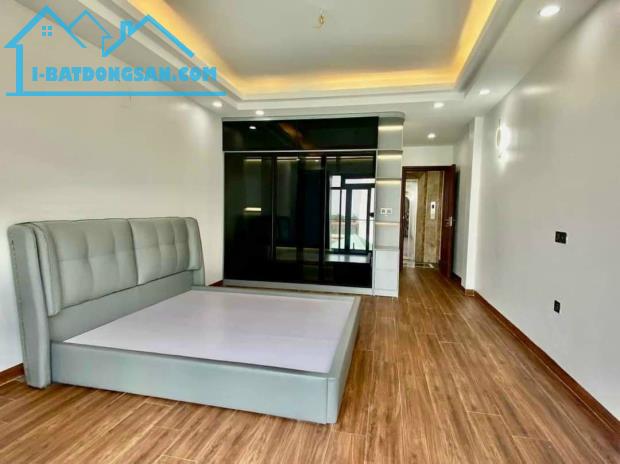 BÁN GẤP NHÀ ĐẸP PHỐ NGUYỄN VĂN CỪ 45M x 6T THANG MÁY, FULL NỘI THẤT, GARA Ô TÔ. GIÁ 8 TỶ X - 4