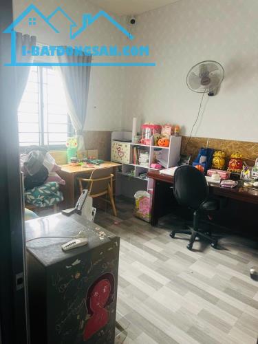 Giá  sốc...3,790 tỷ. Bán nhà 1 trệt 1 lầu mặt tiền phường Hiệp Hoà,dt 6,6x14m. SHR. - 2