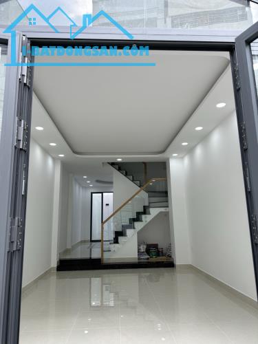 Bán Nhà Cách MT Phạm Văn Đồng 100m, Phường 3, Gò Vấp - DT: 4x16m Trệt 2Lầu ST giá 7,7tỷ TL