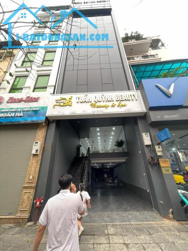 Bán nhà mặt phố Vũ Ngọc Phan, Đống Đa, 137m2, 7T, Mt 7,4m. Ô tô KD Spa VP cho thuê.