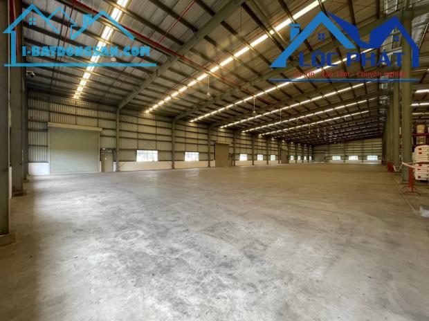 Cho thuê xưởng 2.400m2 KCN Nhơn Trạch Hiệp Phước Đồng Nai giá 240tr/tháng - 2