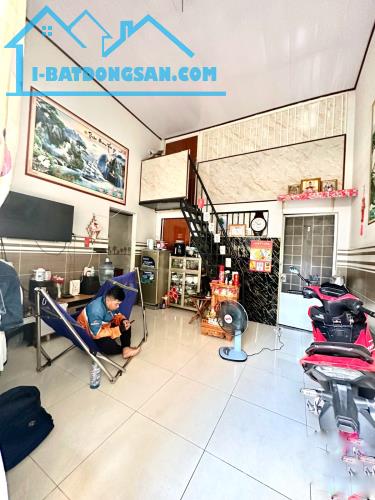 Bán nhà Bình Tân, đường Hương Lộ 2, 46m2 (5,5x8,5), 1 lầu, hẻm 3m, nhỉnh 2,5 tỷ