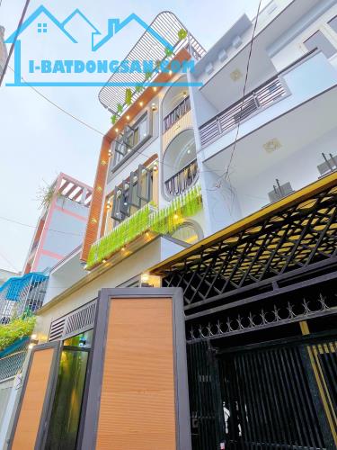Biệt thự 5 tầng, nhỉnh 7tỷ, ô tô ngay cửa, gần đường Huỳnh Văn Bánh quận Phú Nhuận