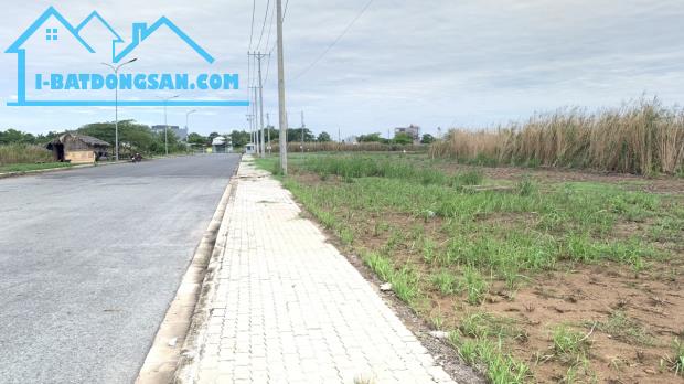 cho thuê lô đất 6000m2 đến 30,000m2 khu công nghiêp long hậu . CÁCH TPHCM 1km - 3