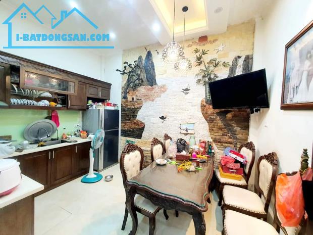 Bán nhà đẹp ở ngay ngõ 176 Trương Định 50m, 4 tầng, gần ô tô, nhỉnh 6 tỷ, có TL mạnh