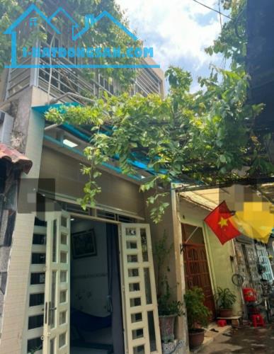 Chủ bán nhà 39m² 2 tầng Nguyễn Ảnh Thủ Quận 12 giá 3,23 tỷ bớt lộc.