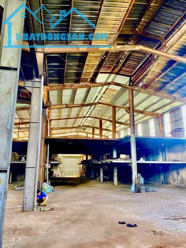 Hóc Môn 2.000m2 Nhà Xưởng, Khu nhà Văn Phòng 3 tầng giá 25 triệu - 3
