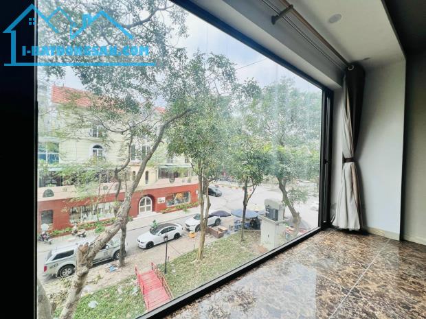 NHÀ NGUYỄN KHUYẾN KHU CÁN BỘ VIỆN 103, VIEW SẢNH CHUNG CƯ,THANG MÁY, 106M2 GIÁ 32,3 TỶ - 2