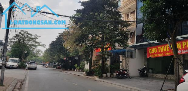 Bán nhà ngõ 655 phố Lạc Long Quân Tây Hồ kinh doanh 35 tỷ.