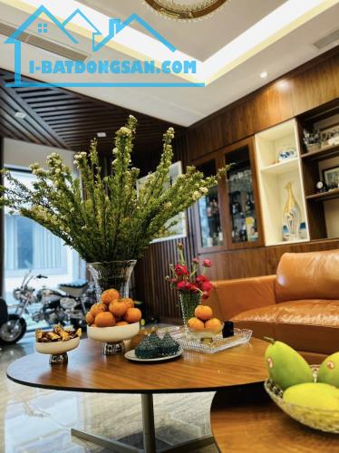 ĐƯỜNG LÁNG VỊ TRÍ MAX ĐẸP LÔ GÓC 3 MẶT NGÕ ÔTÔ KINH DOANH ĐỈNH 126m2x 5 TẦNG MẶT TIỀN 7.5m