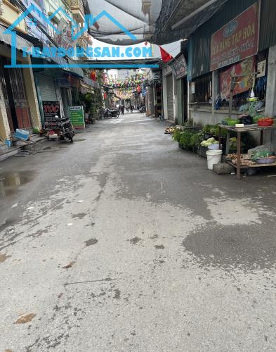 Bán Lô Đất Tuyệt Đẹp Mặt Phố Oto Tránh Nhau Kinh Doanh Sầm Uất Yên Nghĩa Hà Đông giá2.46Ty