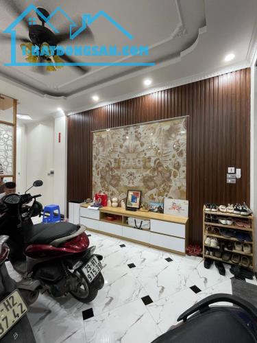 Bán Nhà Đường Láng Đống Đa 40m Đẹp - 5