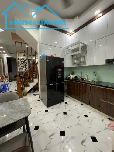 Bán Nhà Đường Láng Đống Đa 40m Đẹp - 4