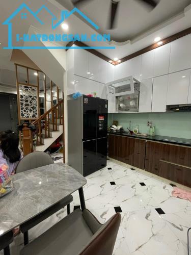 Bán Nhà Đường Láng Đống Đa 40m Đẹp - 2